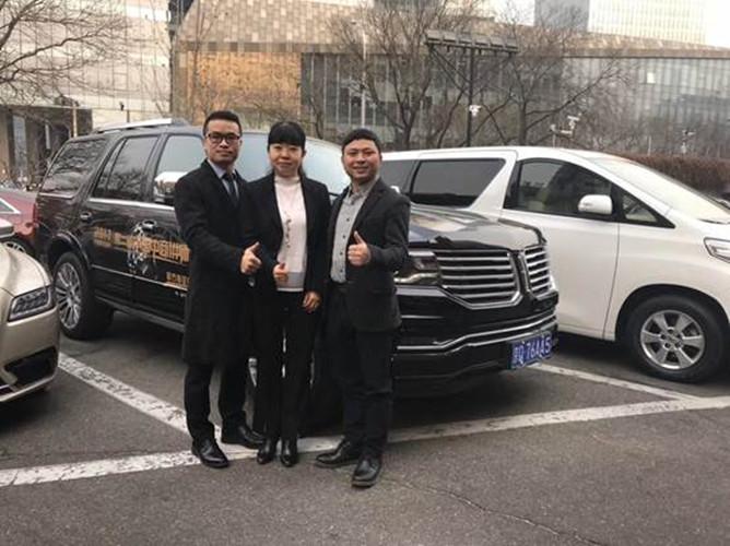 先后在两家上市公司从事销售管理工作,2014年,投身农业品牌服务,于