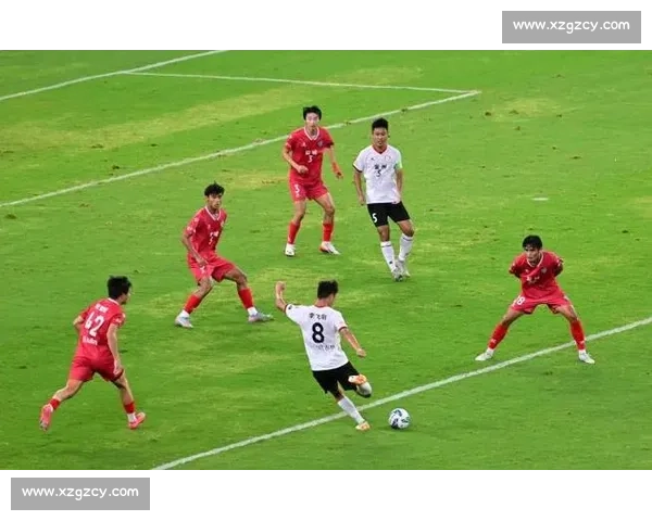 进球献战友!郑文煊举球衣暖苏超关键战 进球献战友!郑文煊举球衣暖苏超关键战